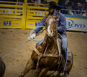 Paul Eaves’s rope of choice at the 2017 National Finals Rodeo was the four-strand poly-nylon Classic Powerline Lite.